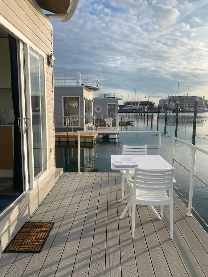House Boat Rimini Resort Botel