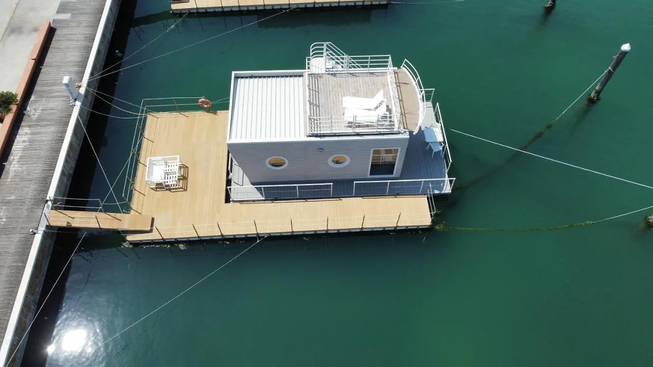 **** Botel House Boat Rimini Resort Italy