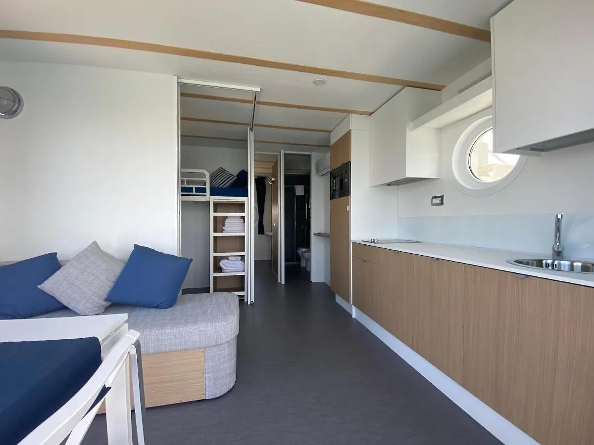 House Boat Rimini Resort Botel