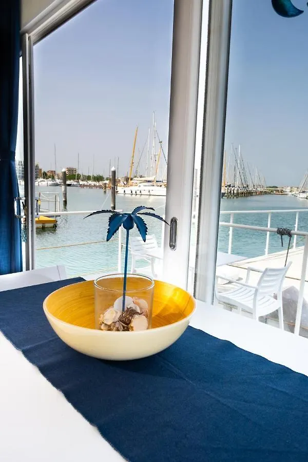 House Boat Rimini Resort 4*,