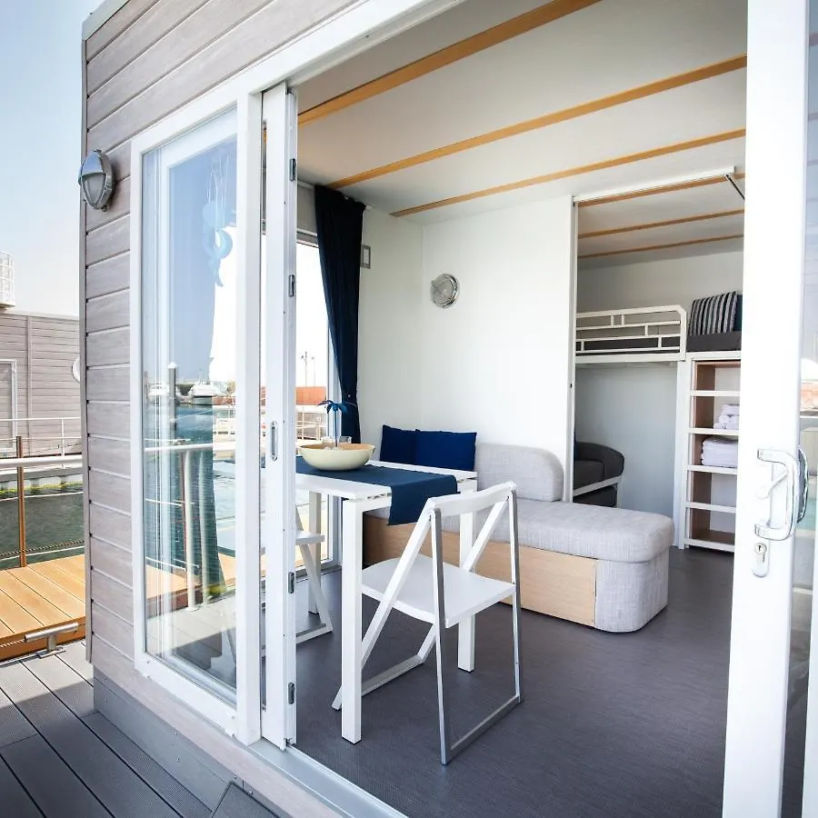 Botel House Boat Rimini Resort