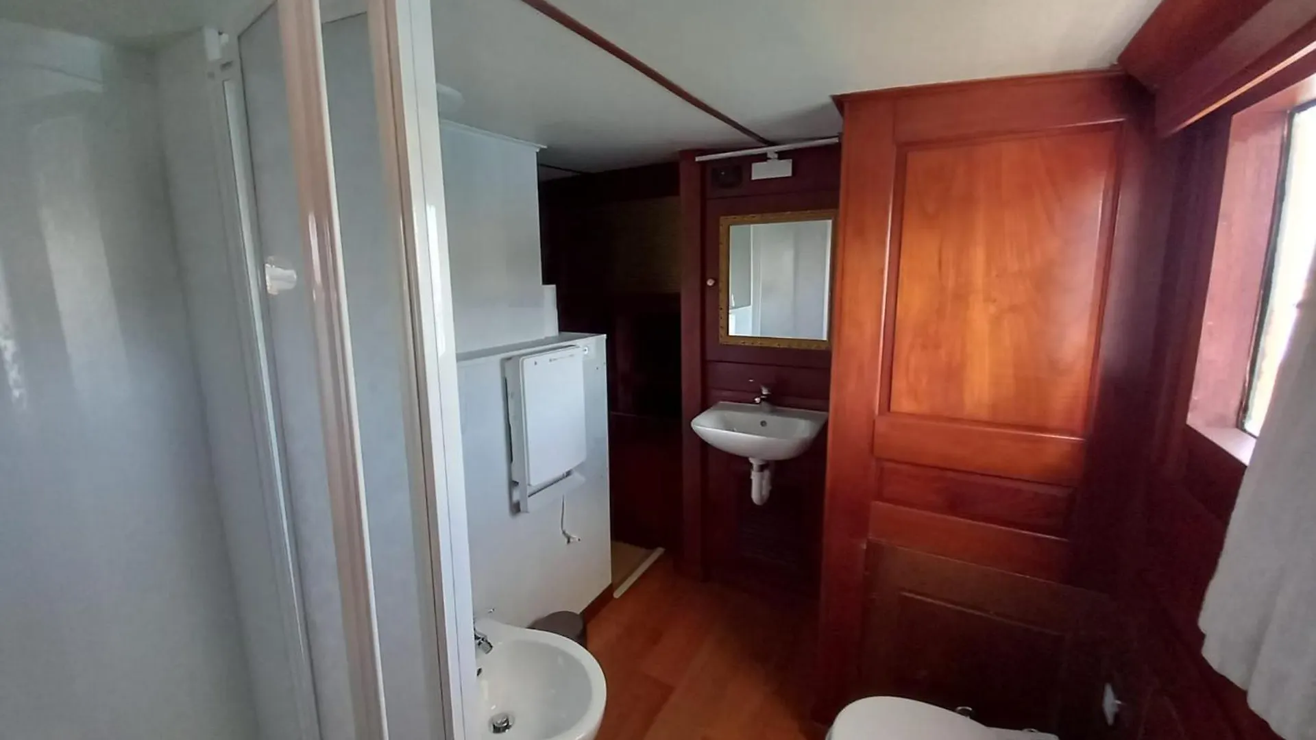 House Boat Rimini Resort Botel